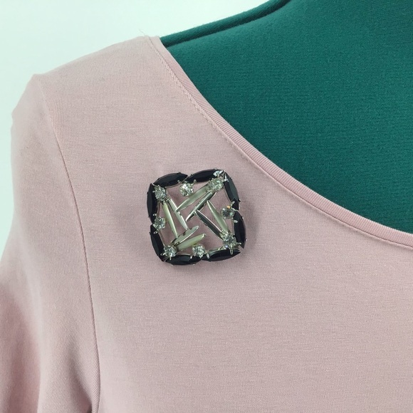 Vintage Rhinestone Brooch - Picture 10 of 13